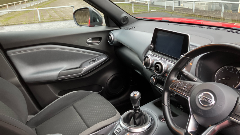 Nissan Juke 1.0 DiG-T 114 N-Connecta 5dr Petrol Hatchback